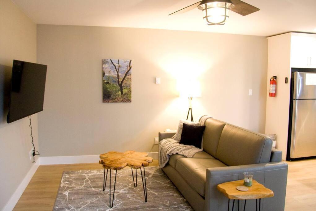 M&M'S Maple Bay Mountain Guesthouse - Licensed Duncan Buitenkant foto